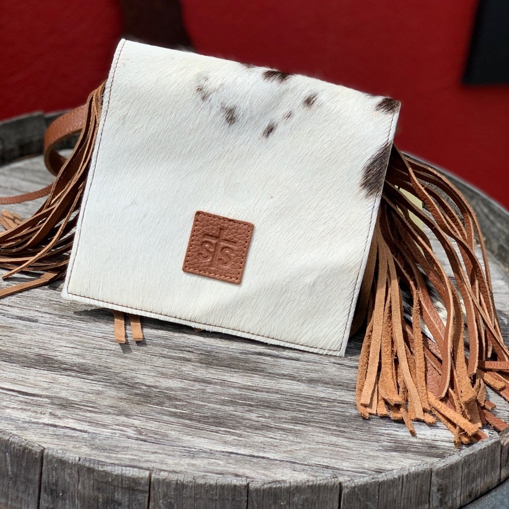 STS RANCHWEAR COWHIDE CROSS BODY